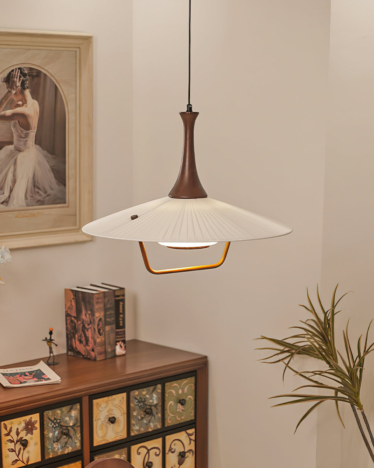 Vionne Mid-Century hanglamp van walnoothout en witte kap