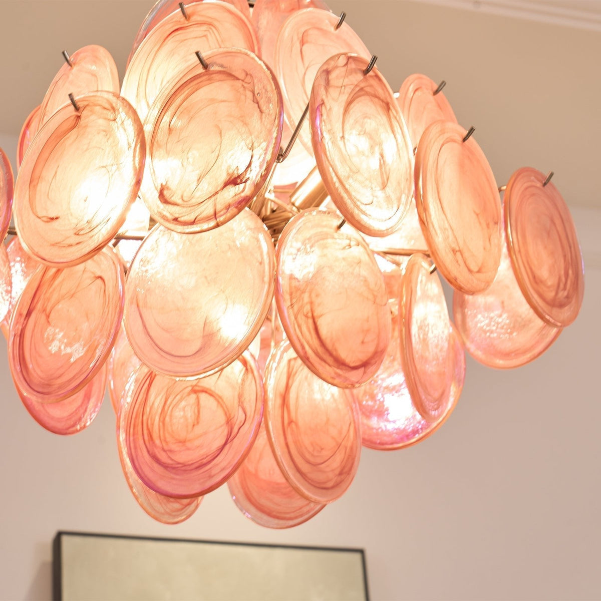 Celeian Kroonluchter Roze Iridescent Glazen Schijven Gelaagd Romantisch