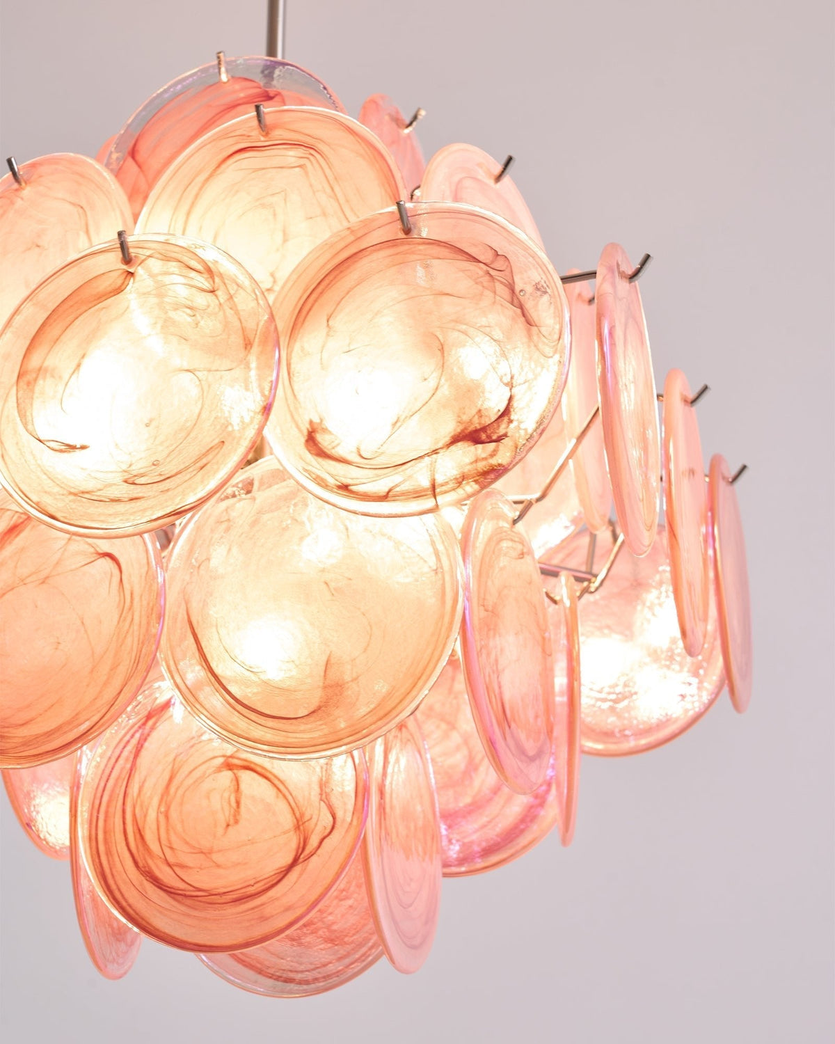 Celeian Kroonluchter Roze Iridescent Glazen Schijven Gelaagd Romantisch