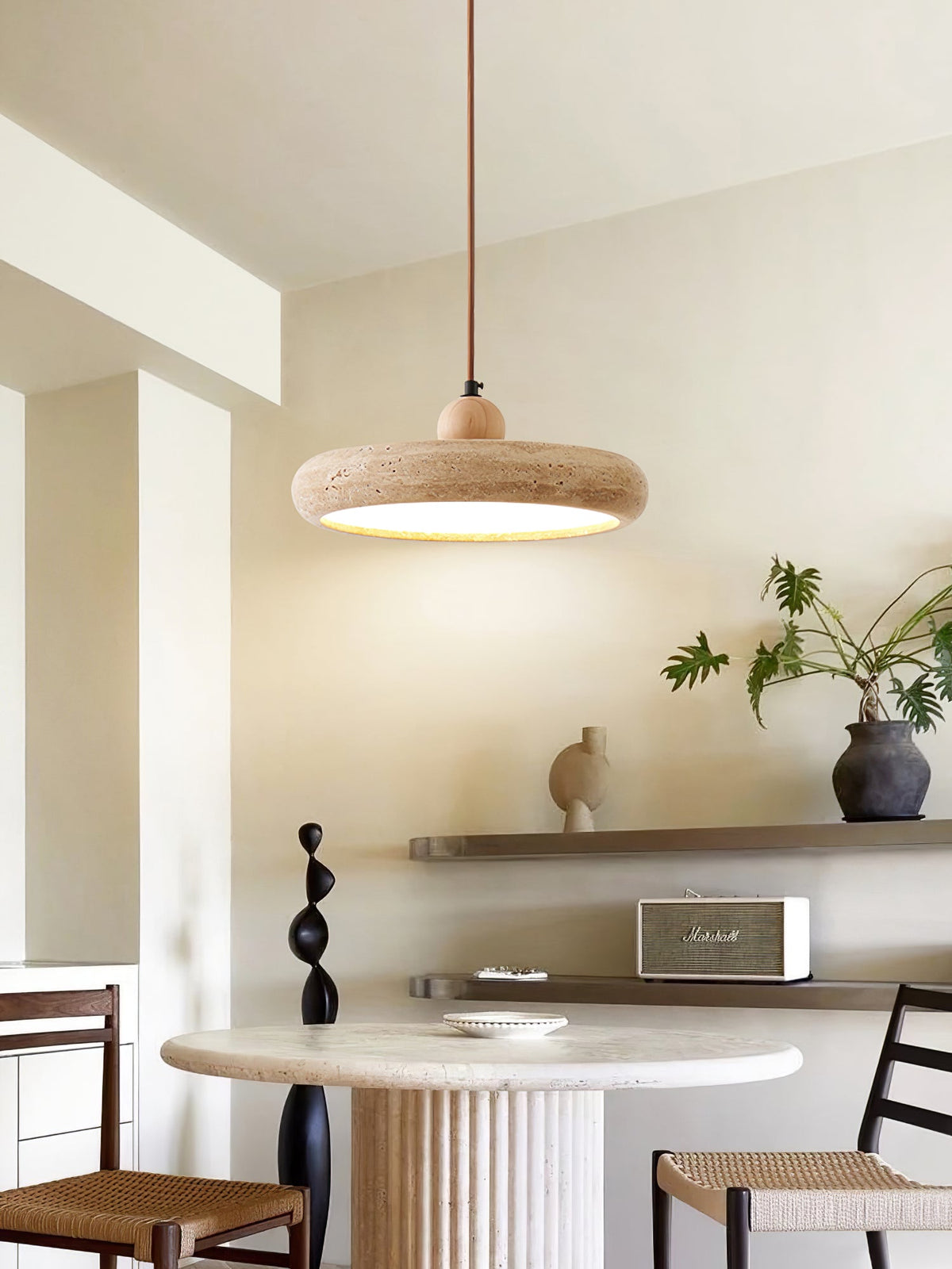 Noraraine Minimalistische hanglamp van geel travertin