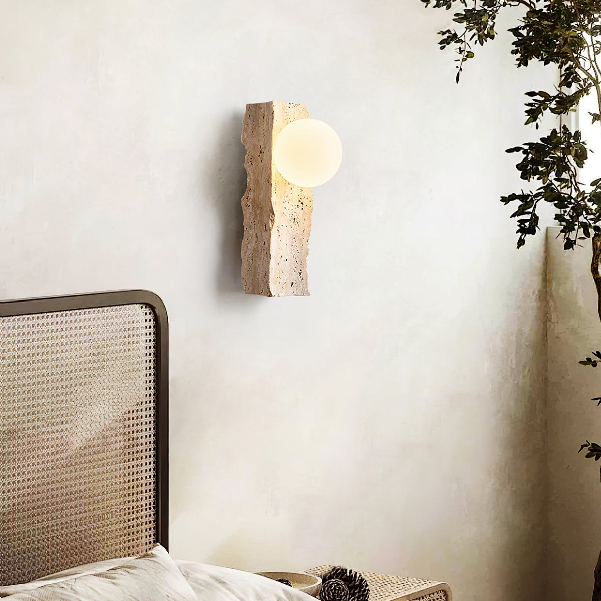 Elnoren wandlamp van geel travertin