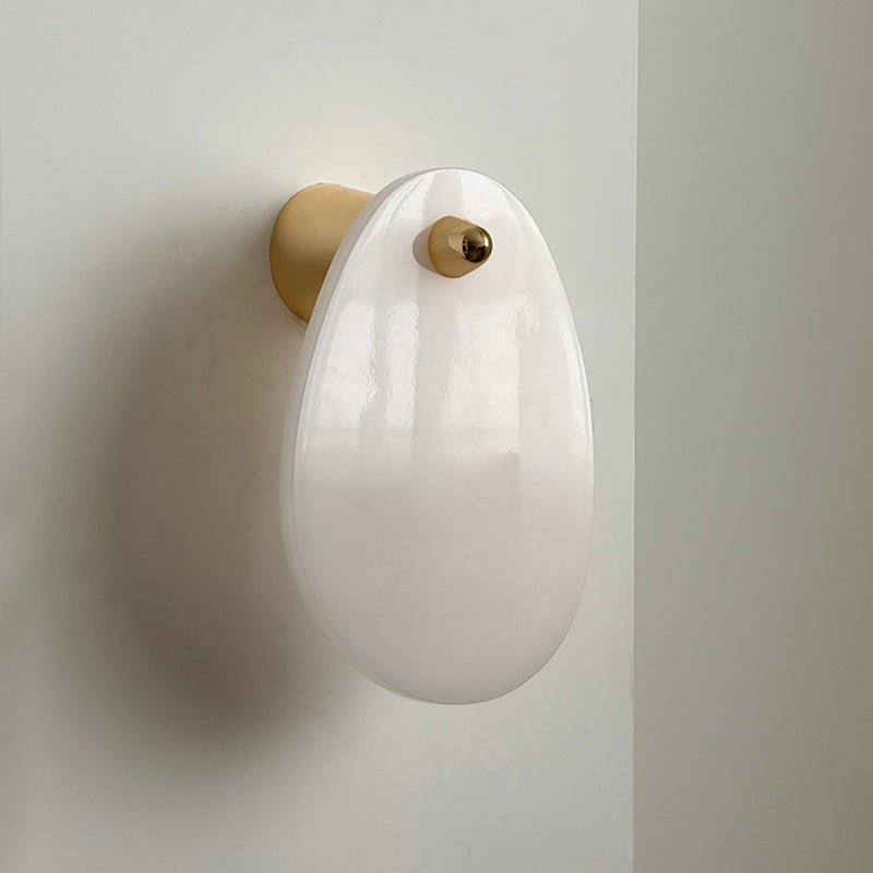 Norduvys moderne wandlamp van marmer met luxe metalen accenten