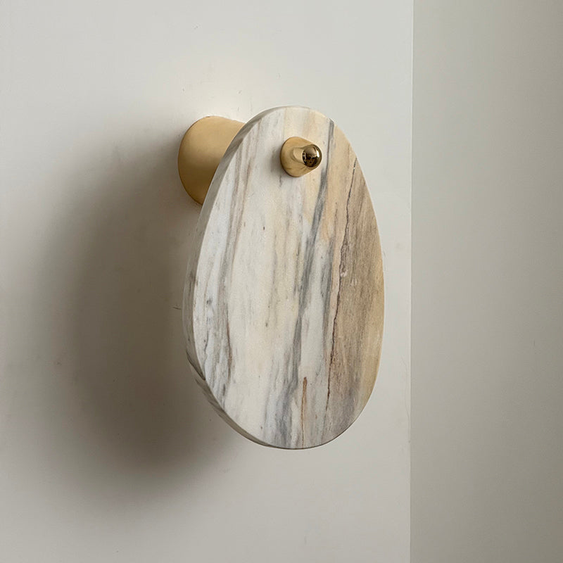 Norduvys moderne wandlamp van marmer met luxe metalen accenten