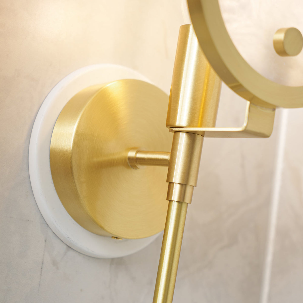 Aminex Sphere albasten wandlamp