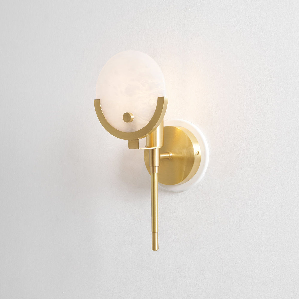 Ljomuvyo Moderne minimalistische wandlamp van messing met albasten kap