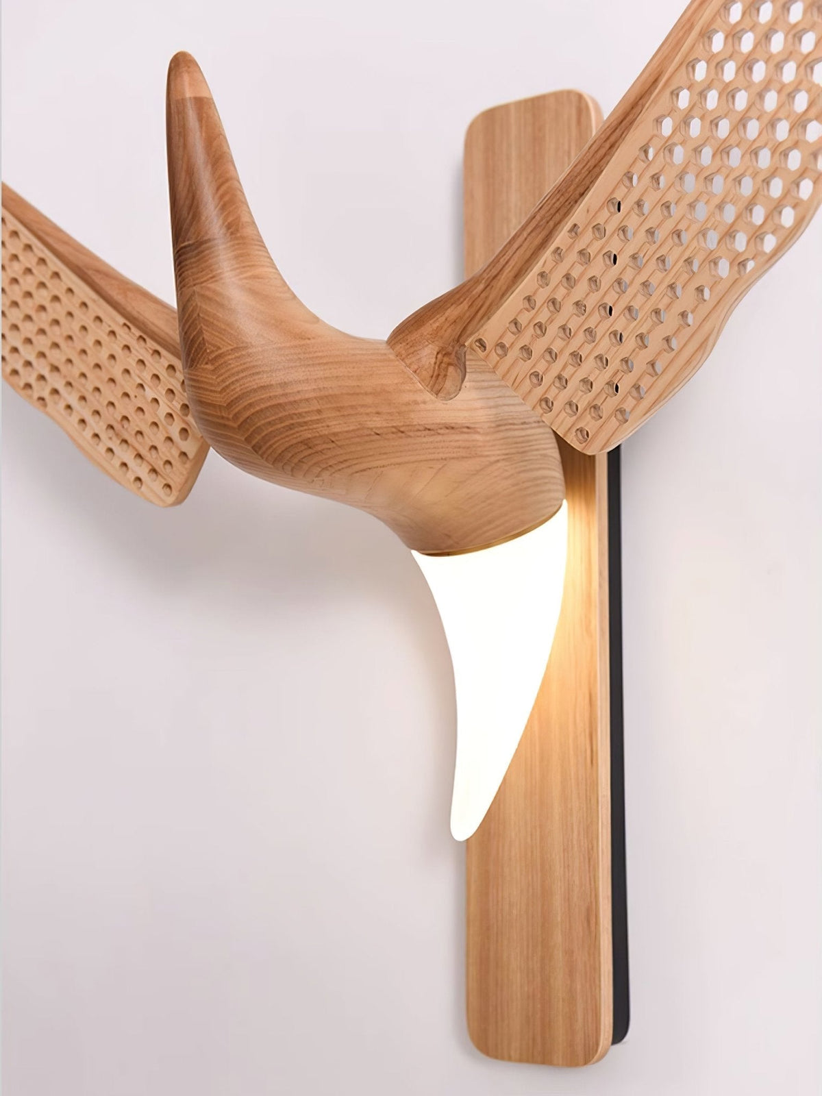 Avesa Individual Creativity wandlamp van walnoot