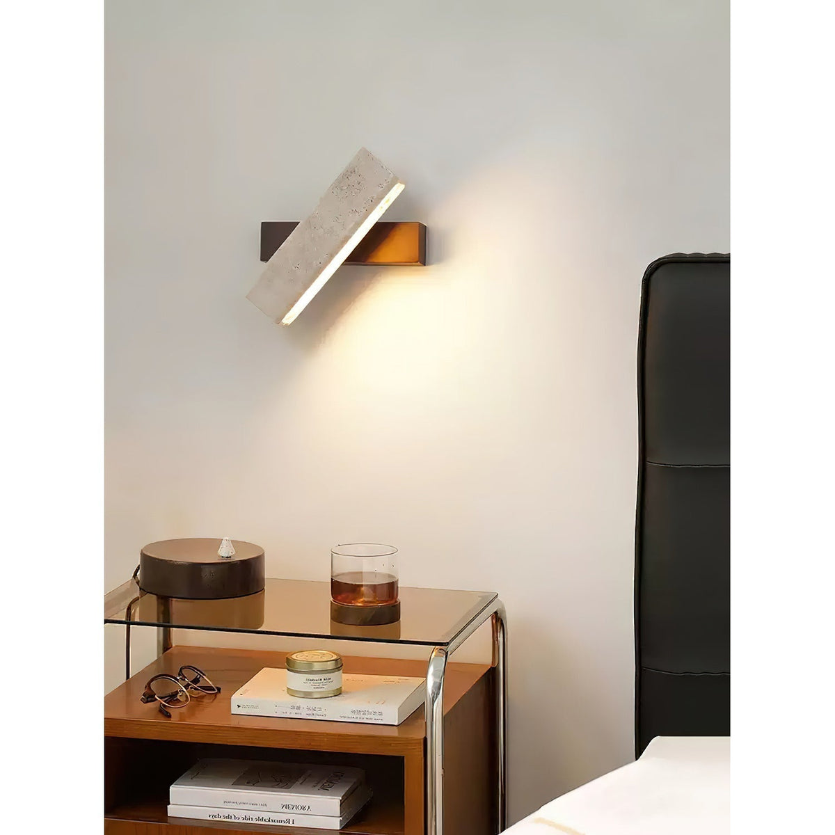 Ostruvyo moderne minimalistische wandlamp van walnoot en travertin