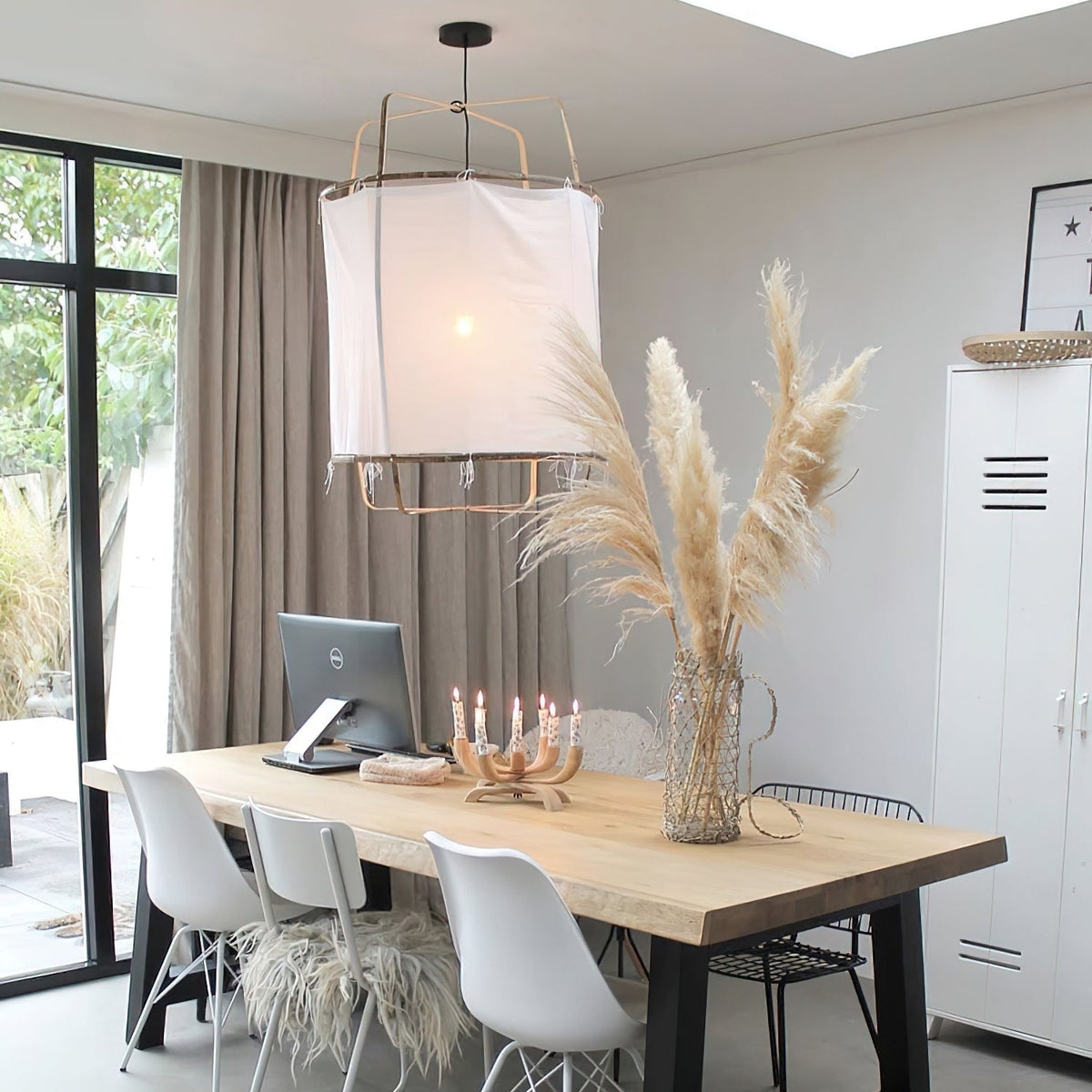 Arioelia hanglamp met bamboe lampenkap voor de woonkamer