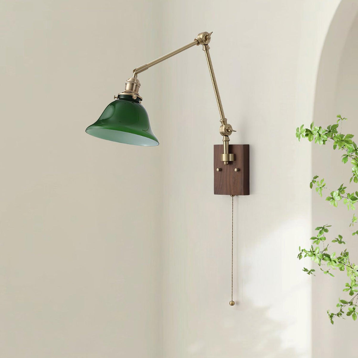 Velra walnoot wandlamp met verstelbare arm