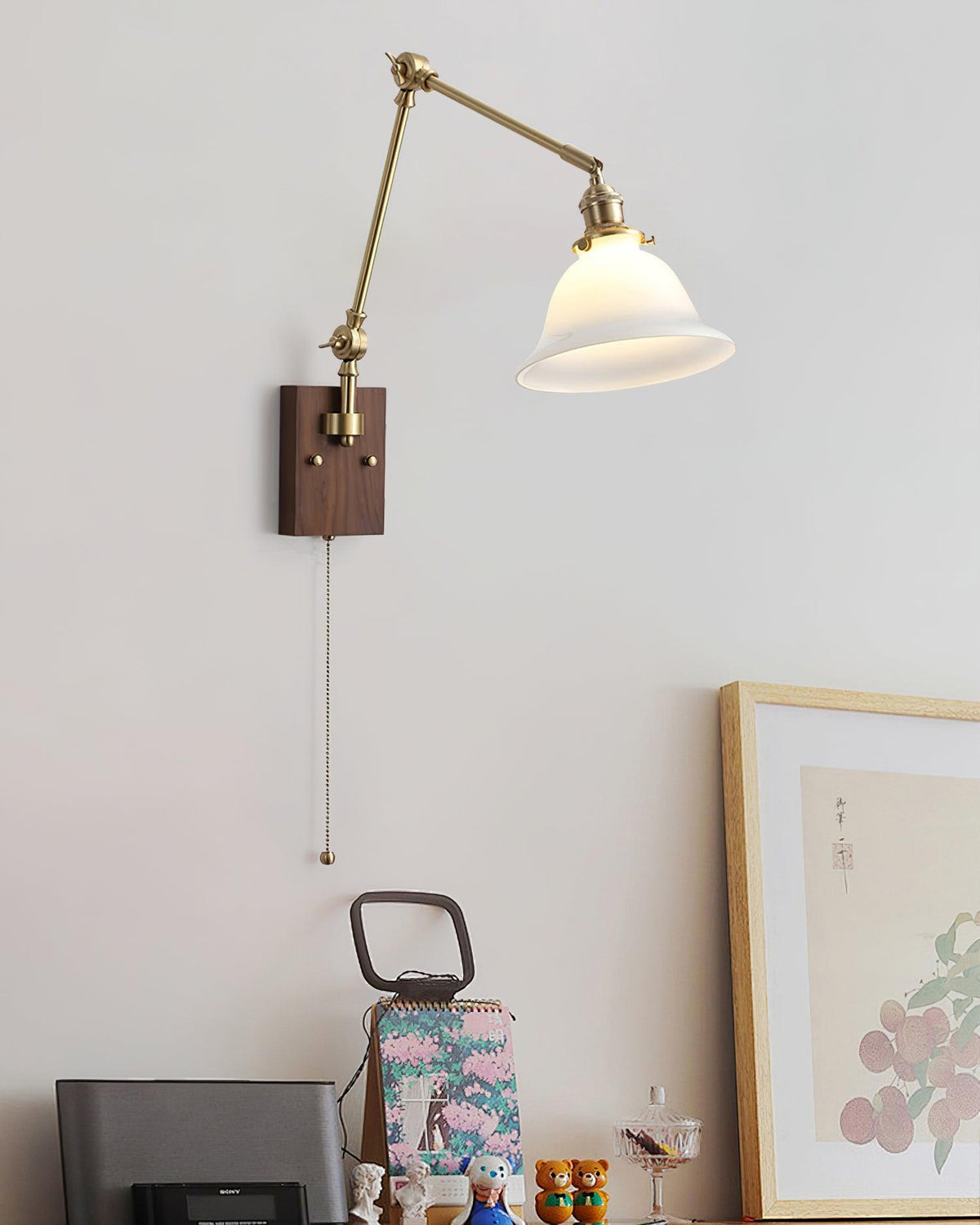 Velra walnoot wandlamp met verstelbare arm