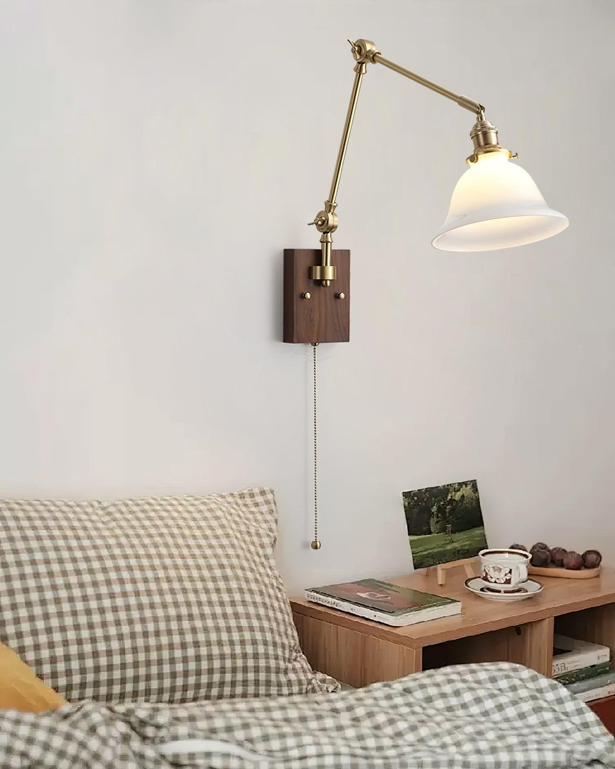 Velra walnoot wandlamp met verstelbare arm