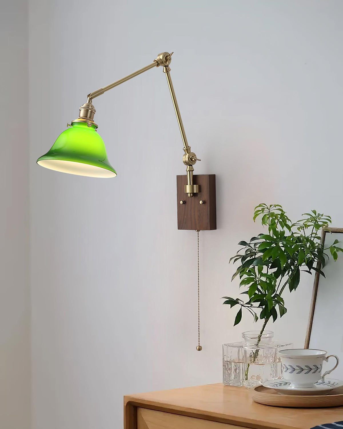 Velra walnoot wandlamp met verstelbare arm