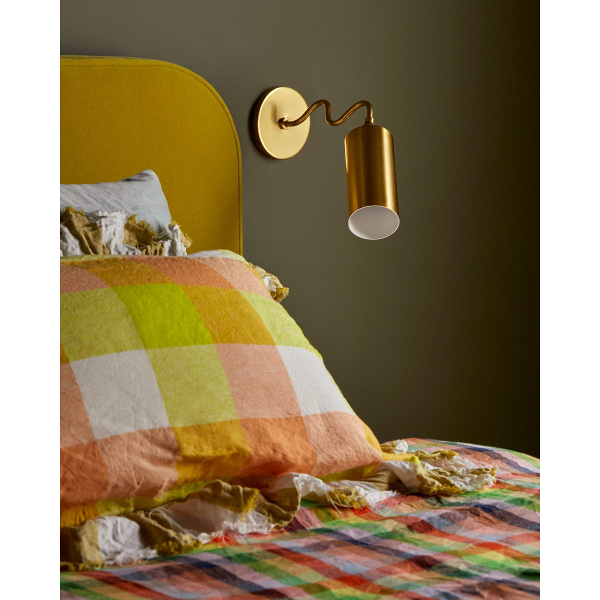 Vatnuvyu moderne minimalistische wandlamp met stoffen kap en metalen behuizing