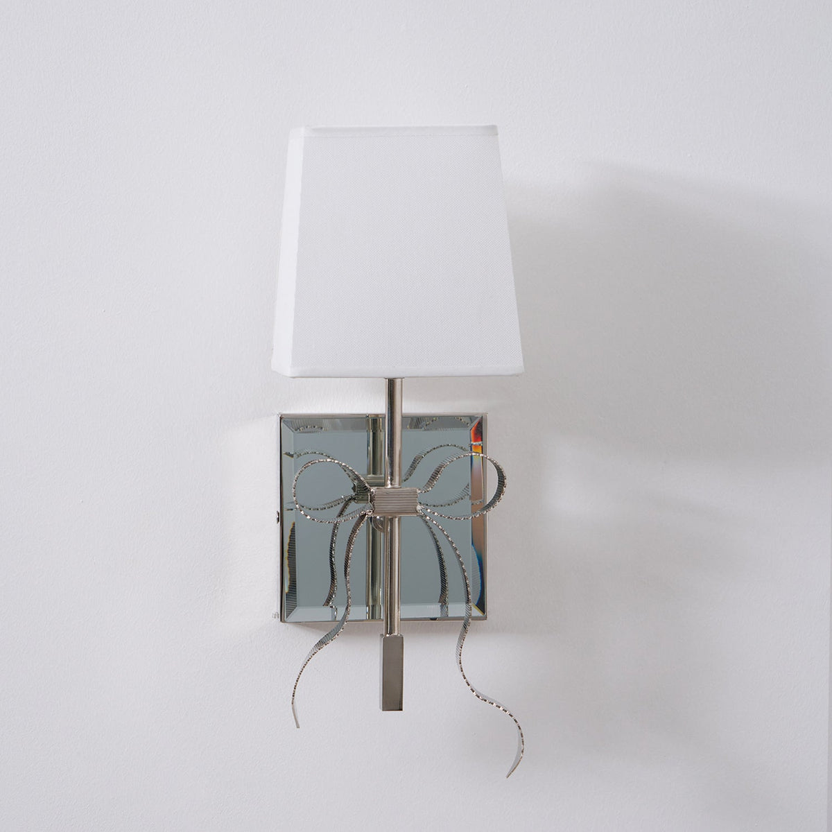 Veskin Bow wandlamp