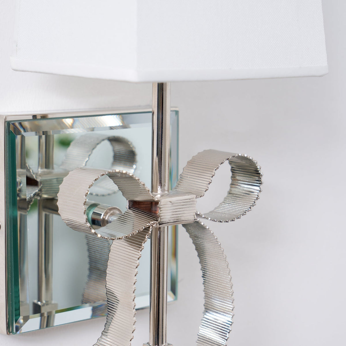 Veskin Bow wandlamp