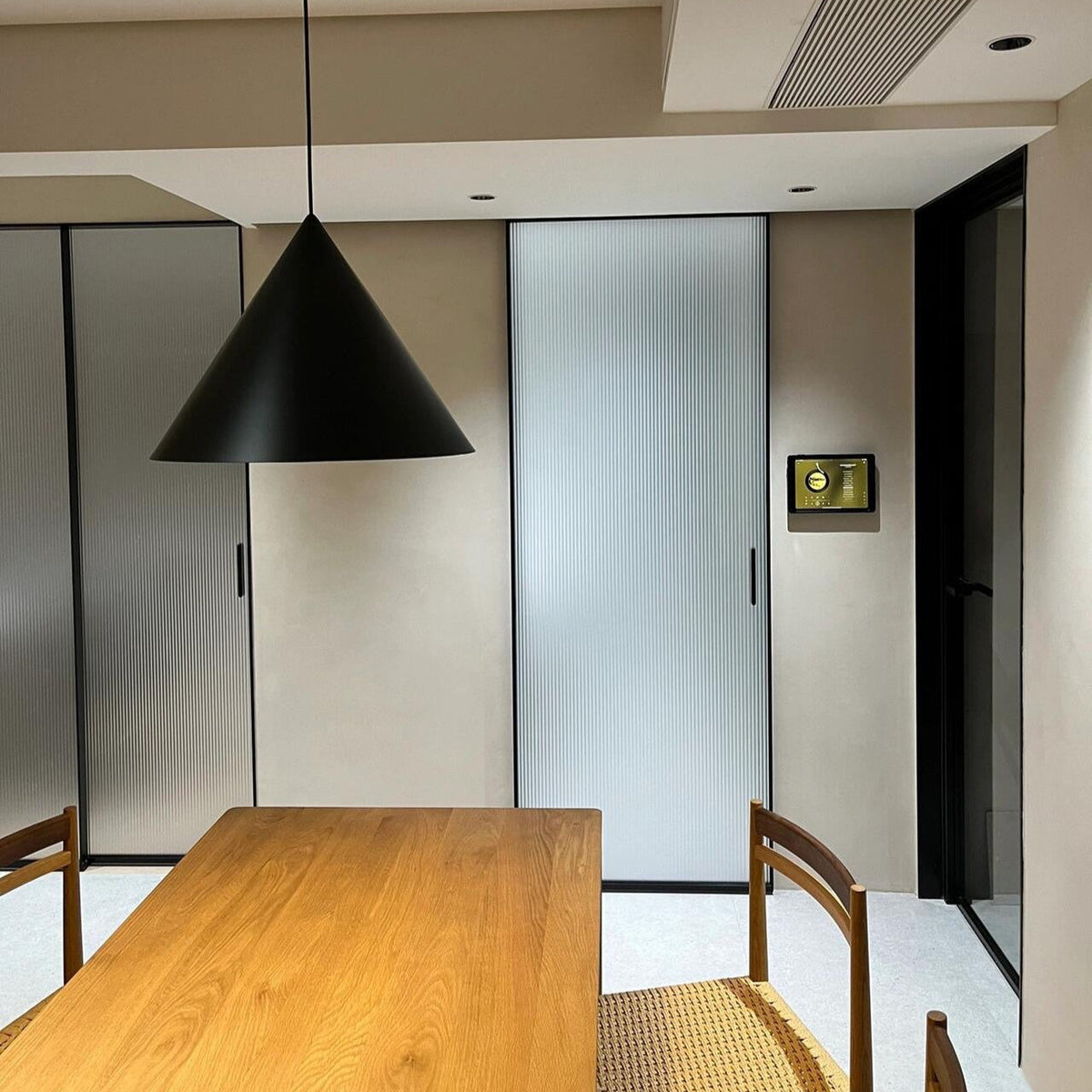 Caeluvyu moderne minimalistische hanglamp van donker metaal