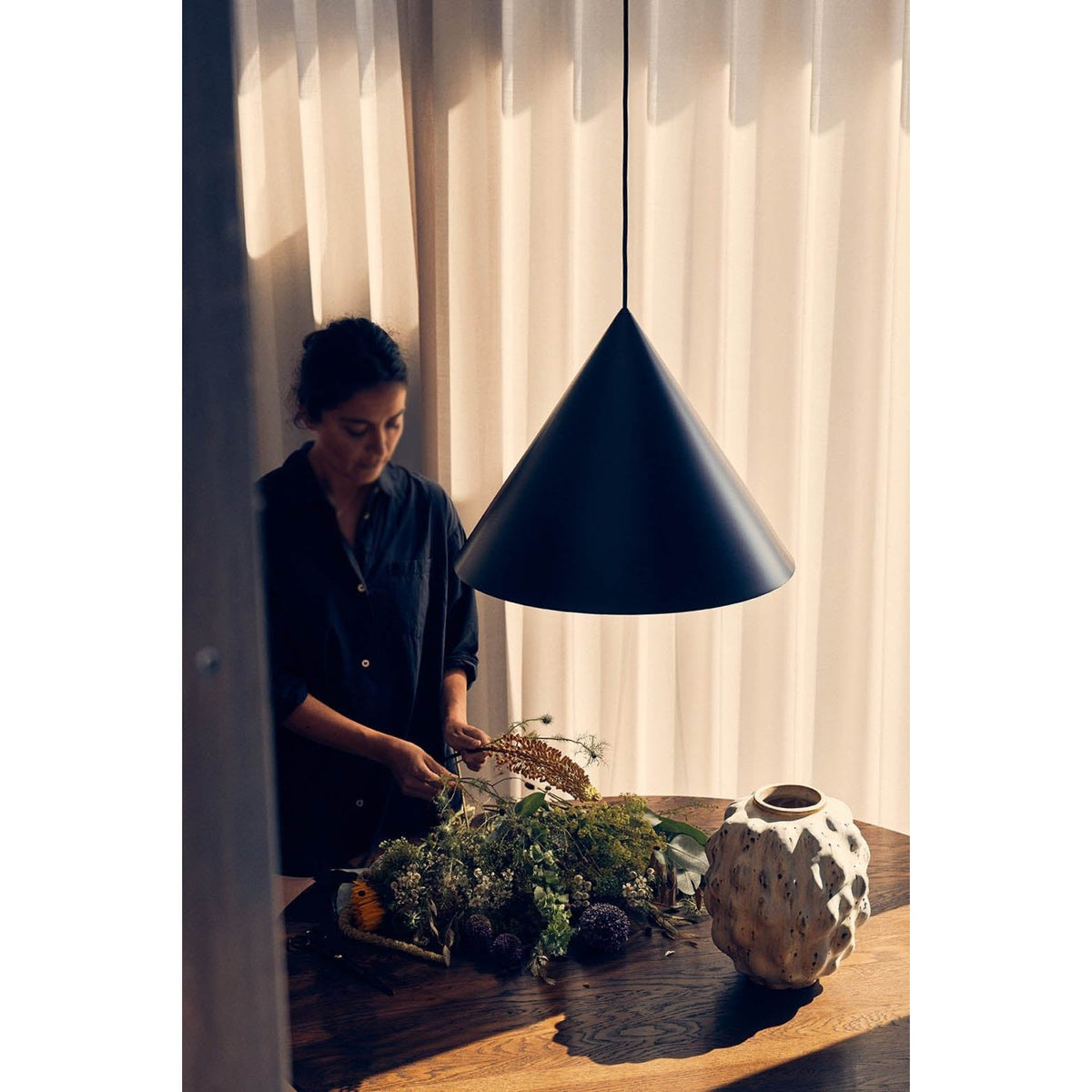 Caeluvyu moderne minimalistische hanglamp van donker metaal