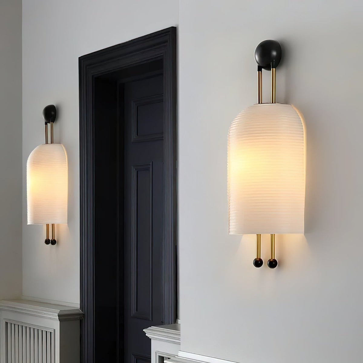 Bly wandlamp van glas met Kap van en Goudkleurige Staven