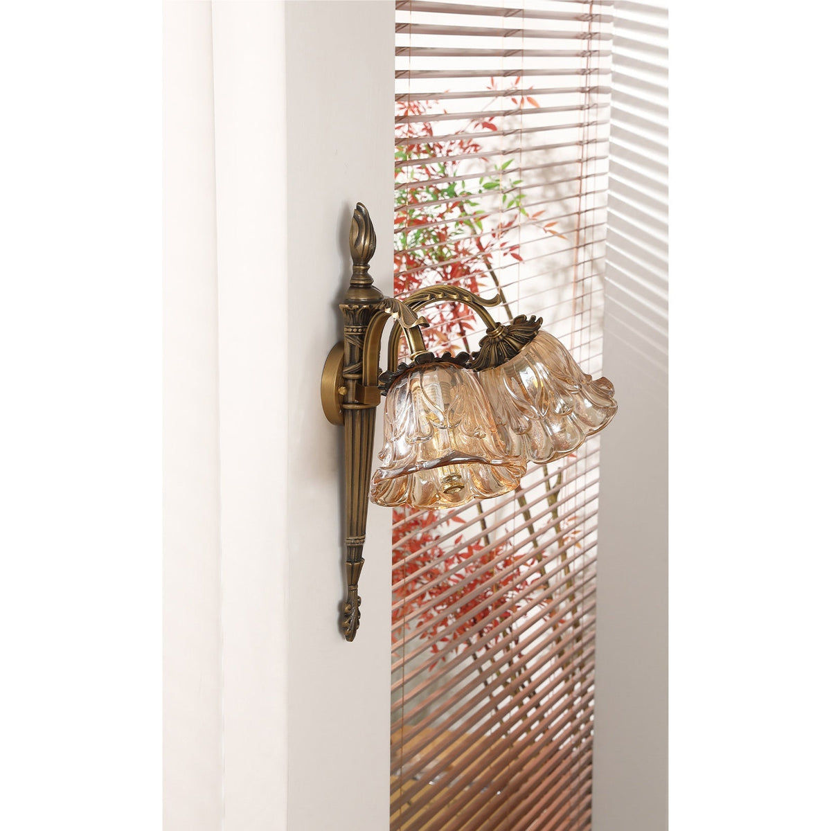 Viraerelia wandlamp