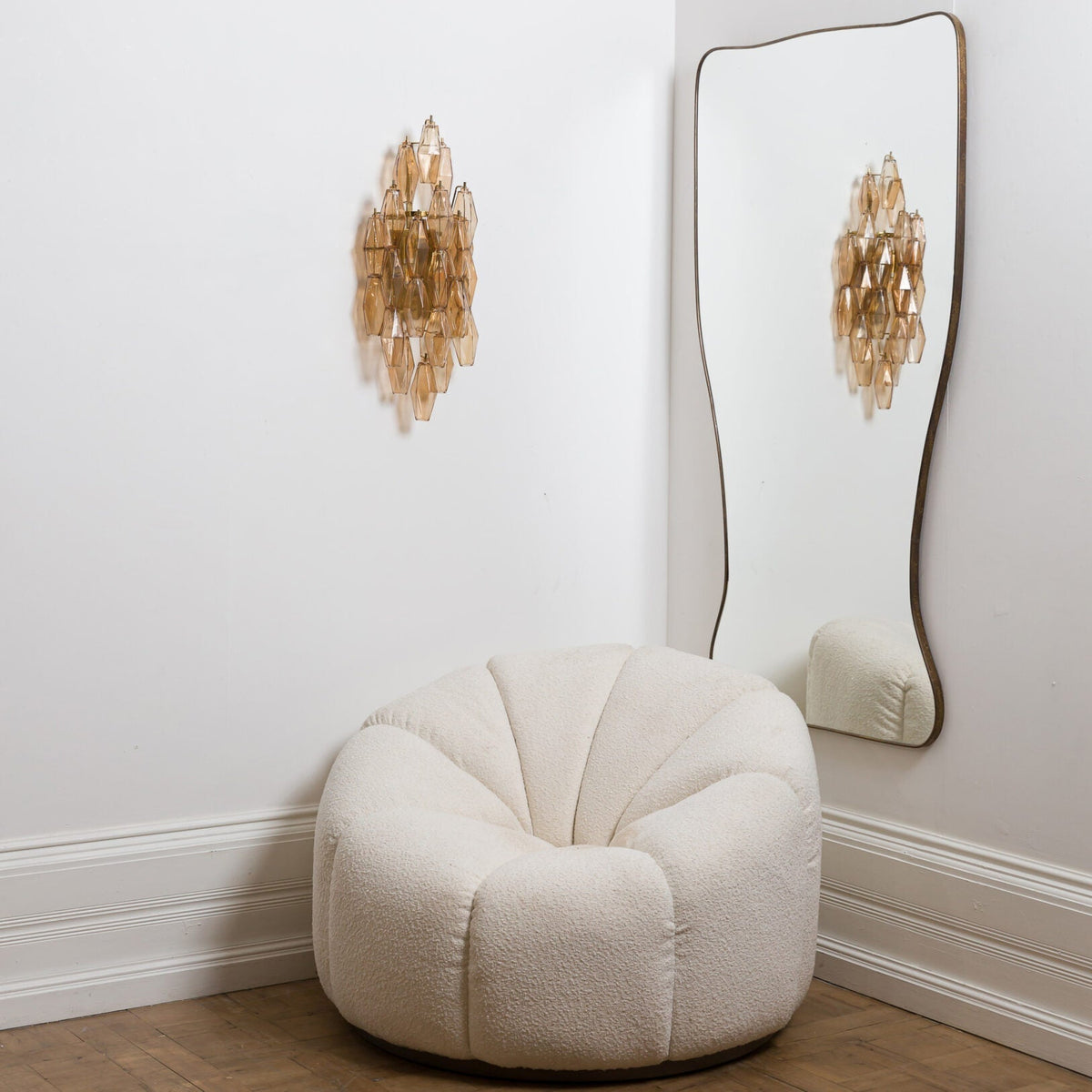 Zyrelis polyhedraal glazen wandlamp