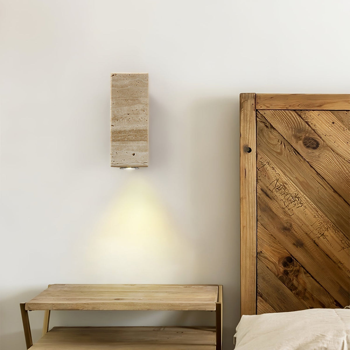 Nula cilindervormige wandlamp van travertin en walnoot