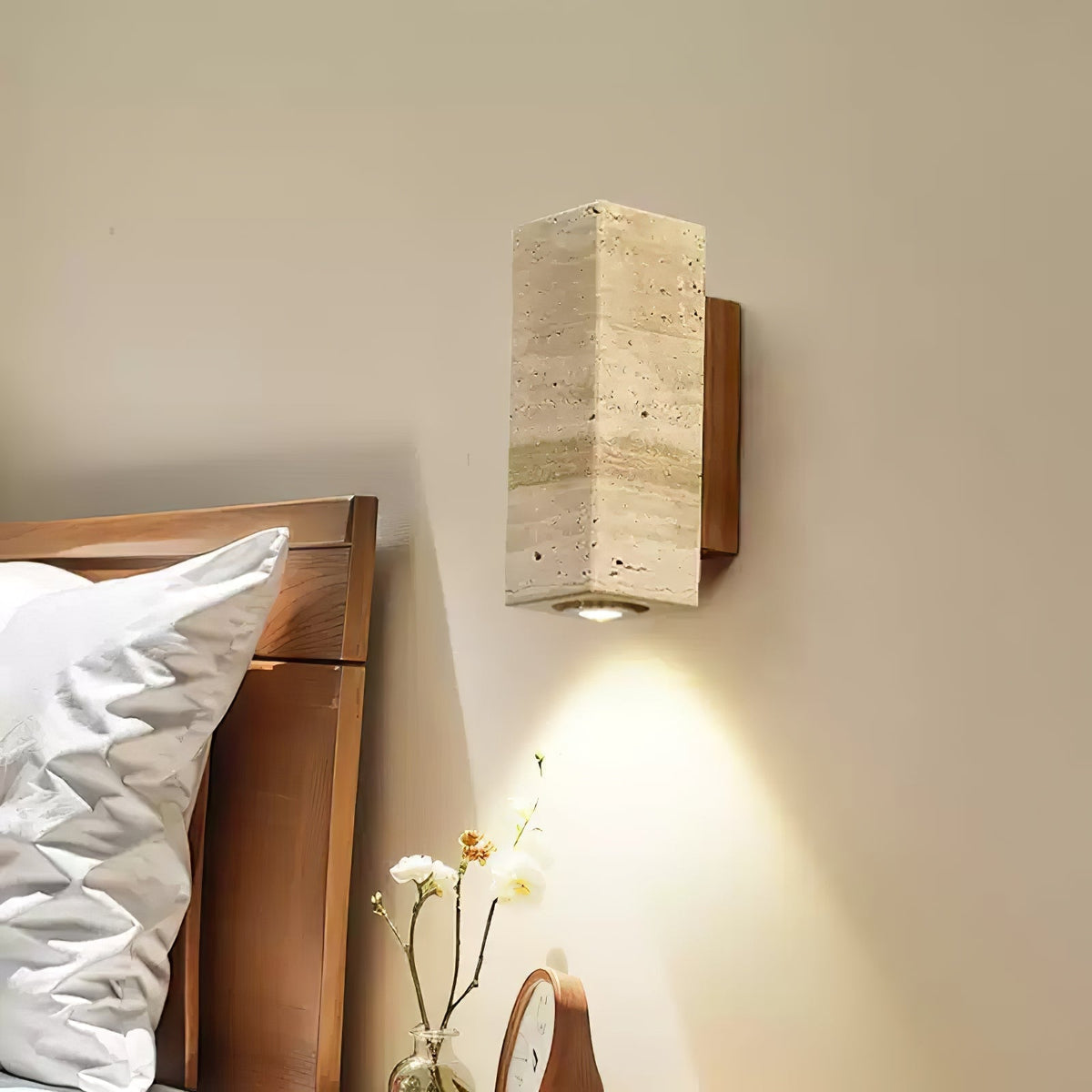 Nula cilindervormige wandlamp van travertin en walnoot