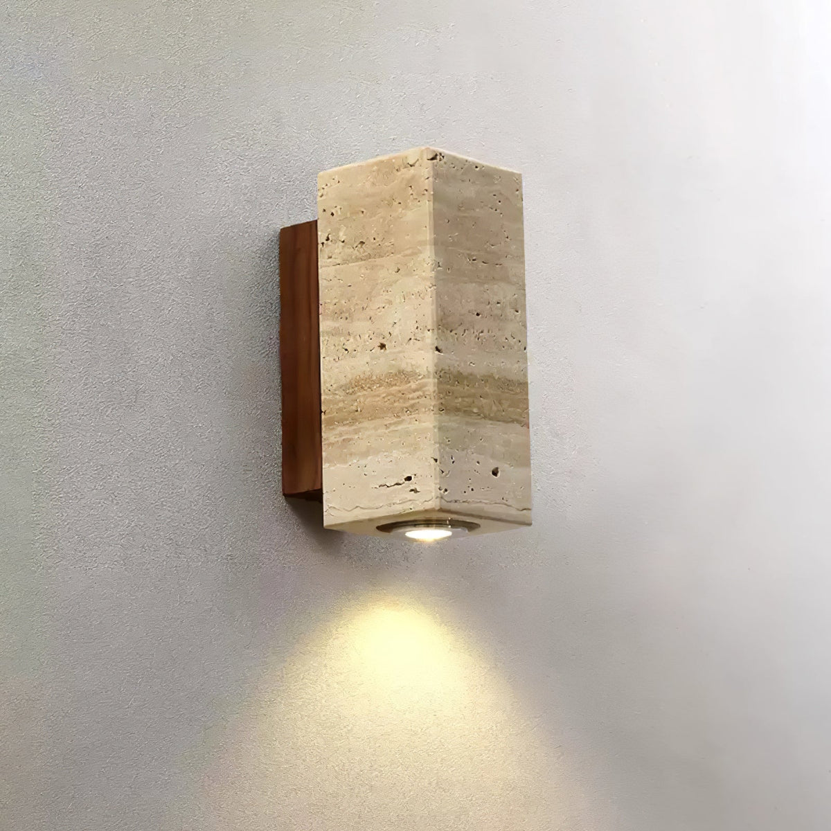 Nula cilindervormige wandlamp van travertin en walnoot