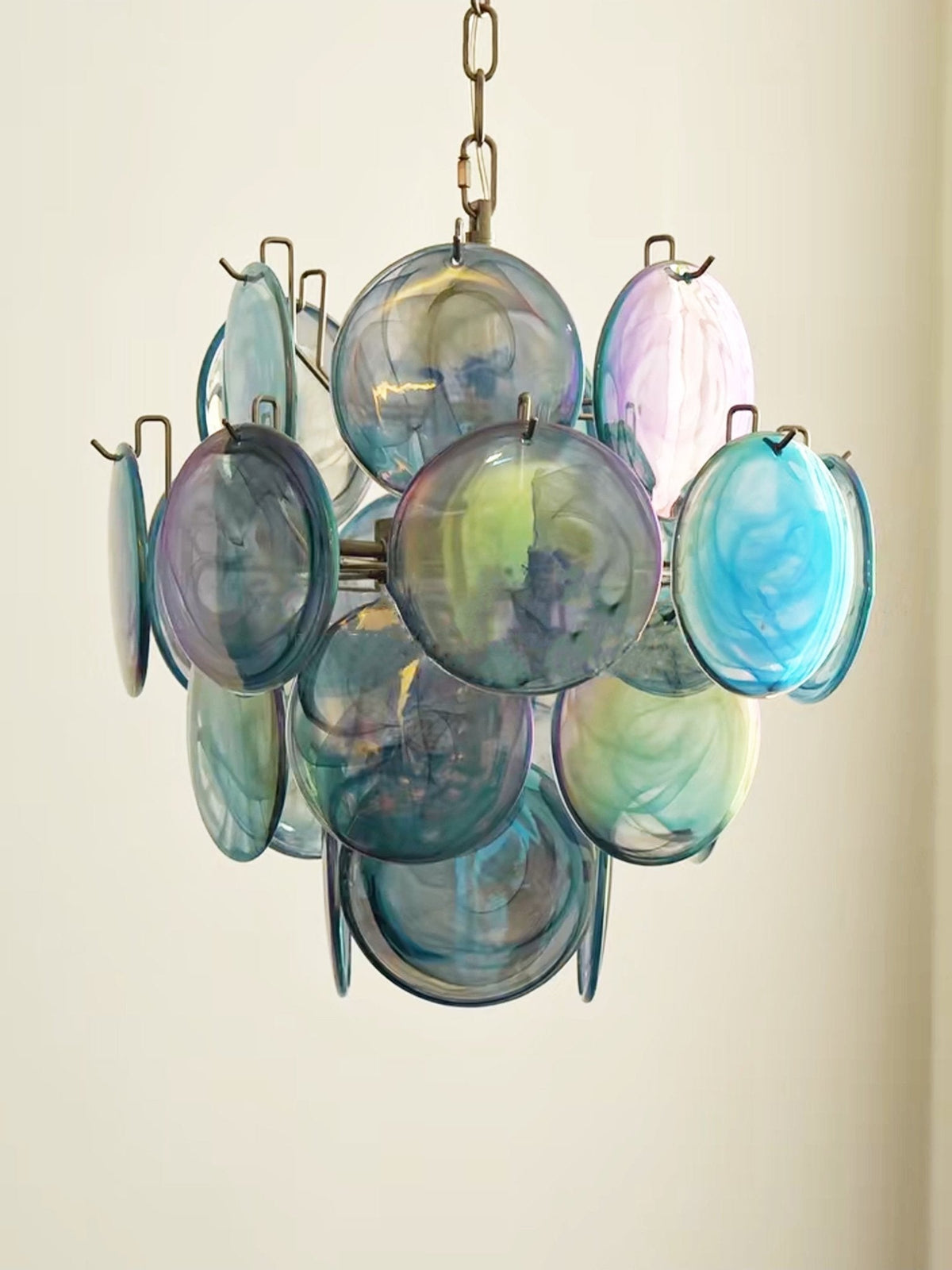 Liororine kroonluchter met blauwe Murano-glas schijven in vintage stijl