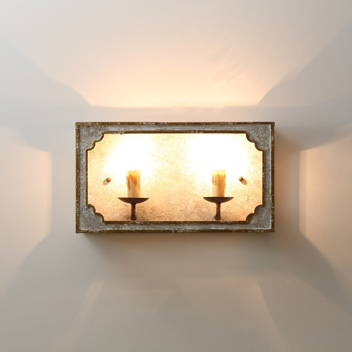 Orelararia wandlamp