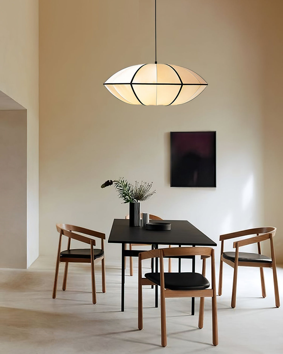 Inez hanglamp van stof met futuristisch ontwerp