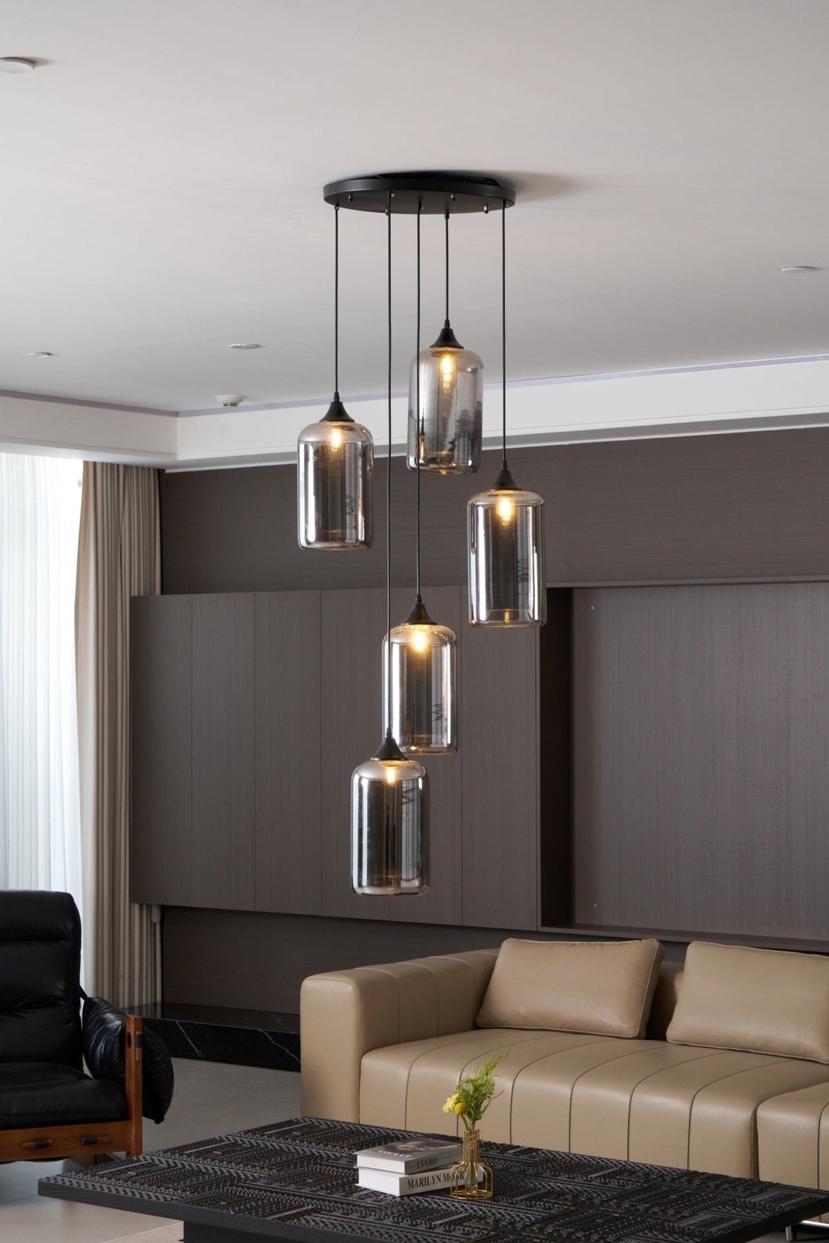 Tevely hanglamp met industriële stijl en glazen kap