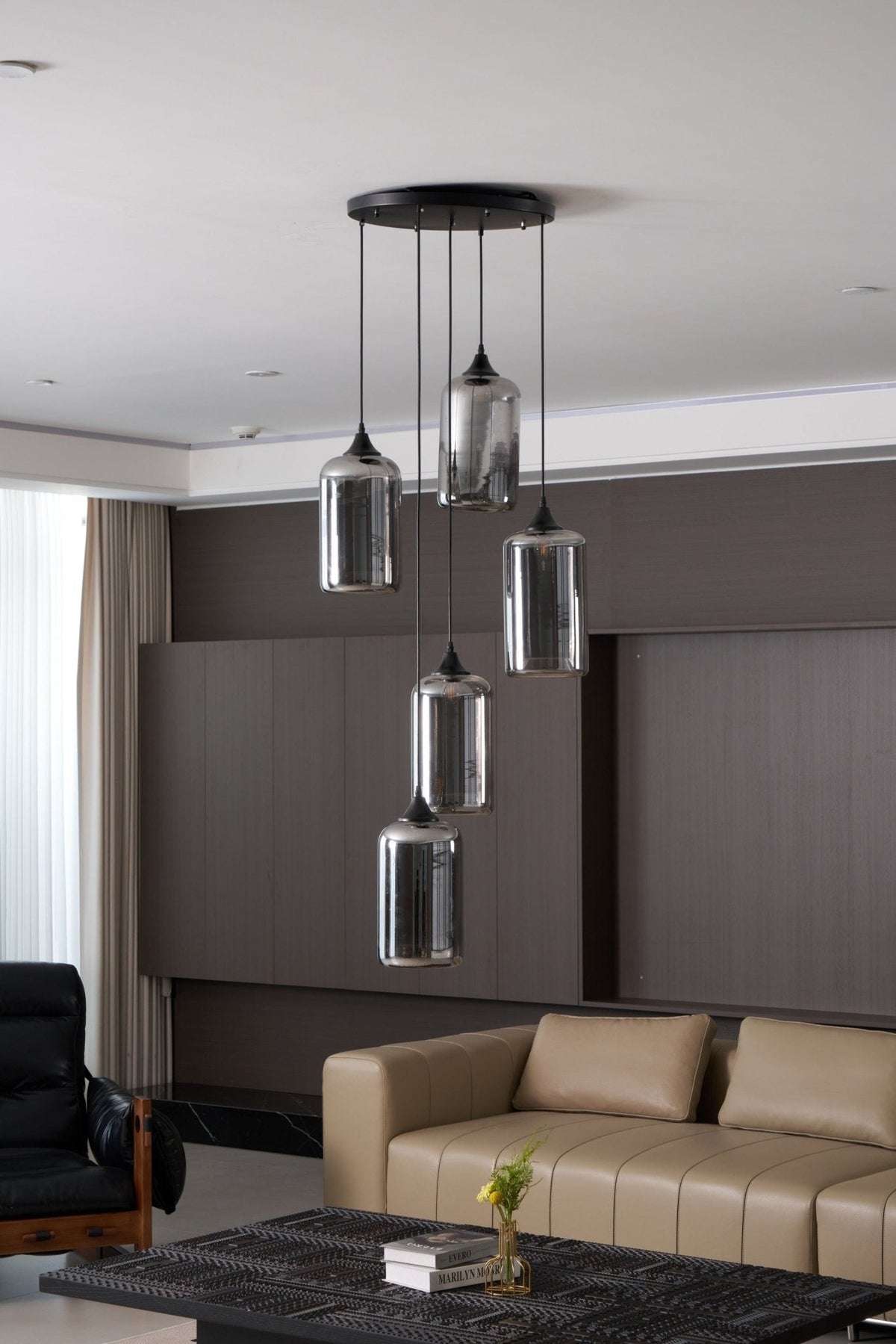 Tevely hanglamp met industriële stijl en glazen kap