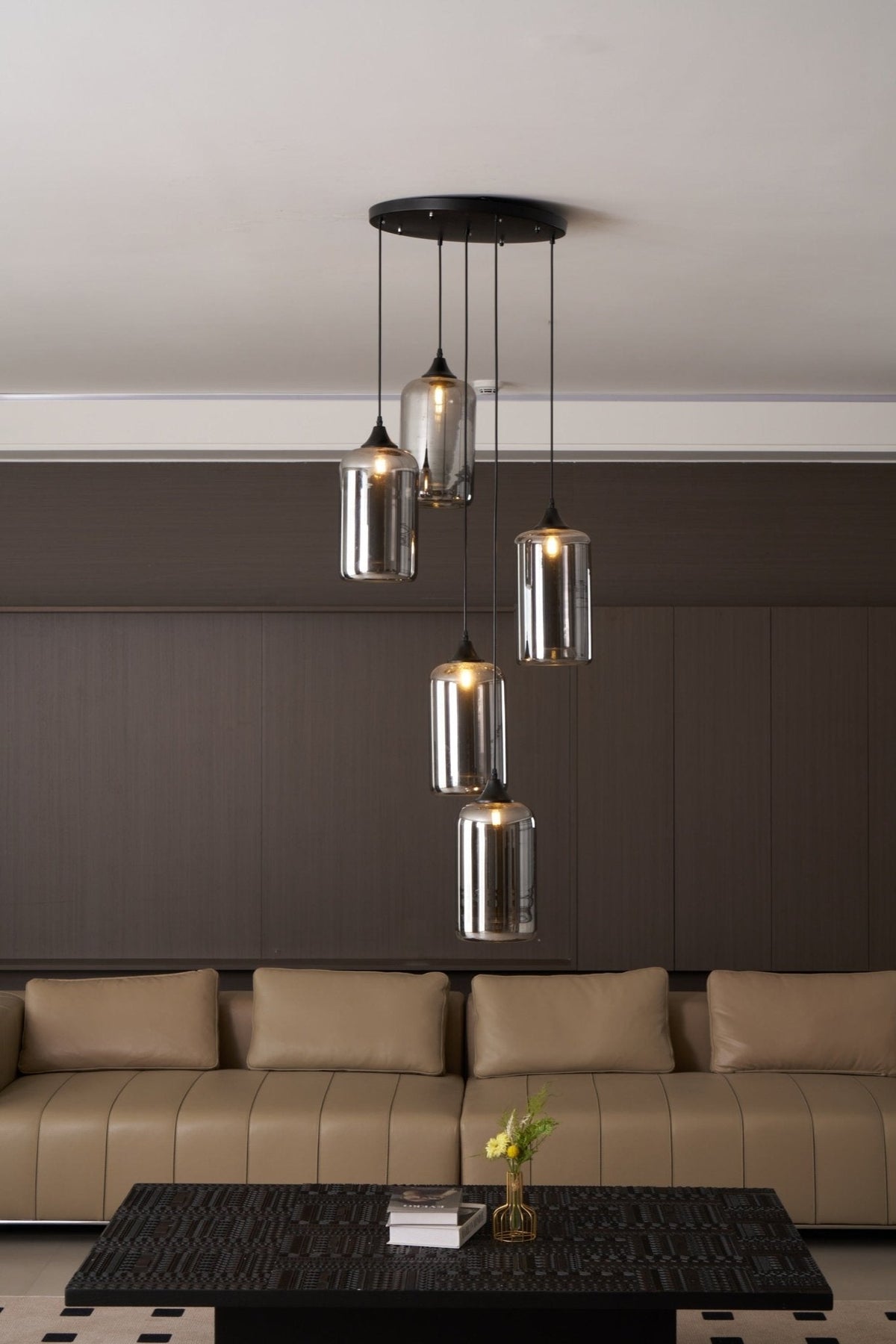 Tevely hanglamp met industriële stijl en glazen kap