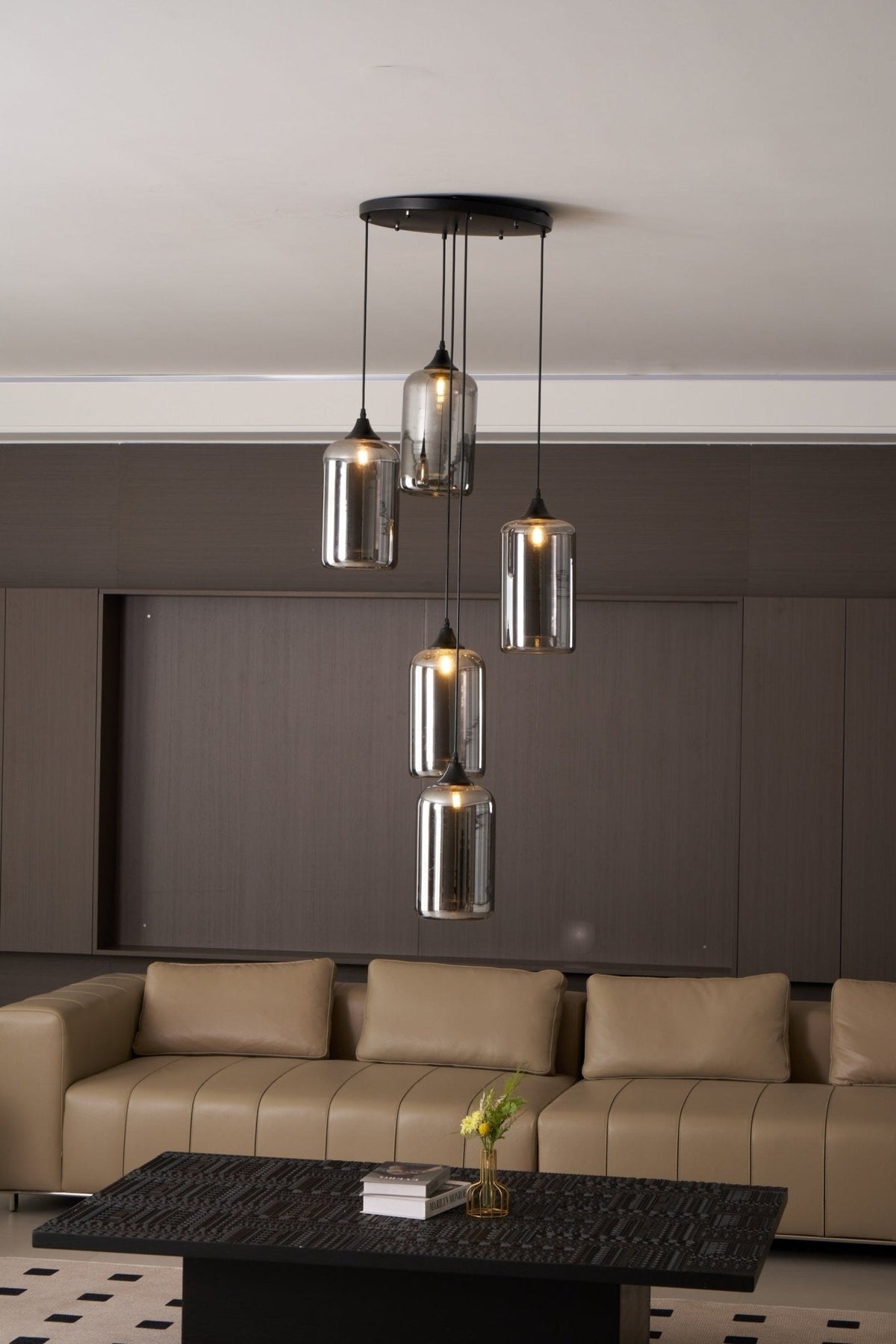 Tevely hanglamp met industriële stijl en glazen kap