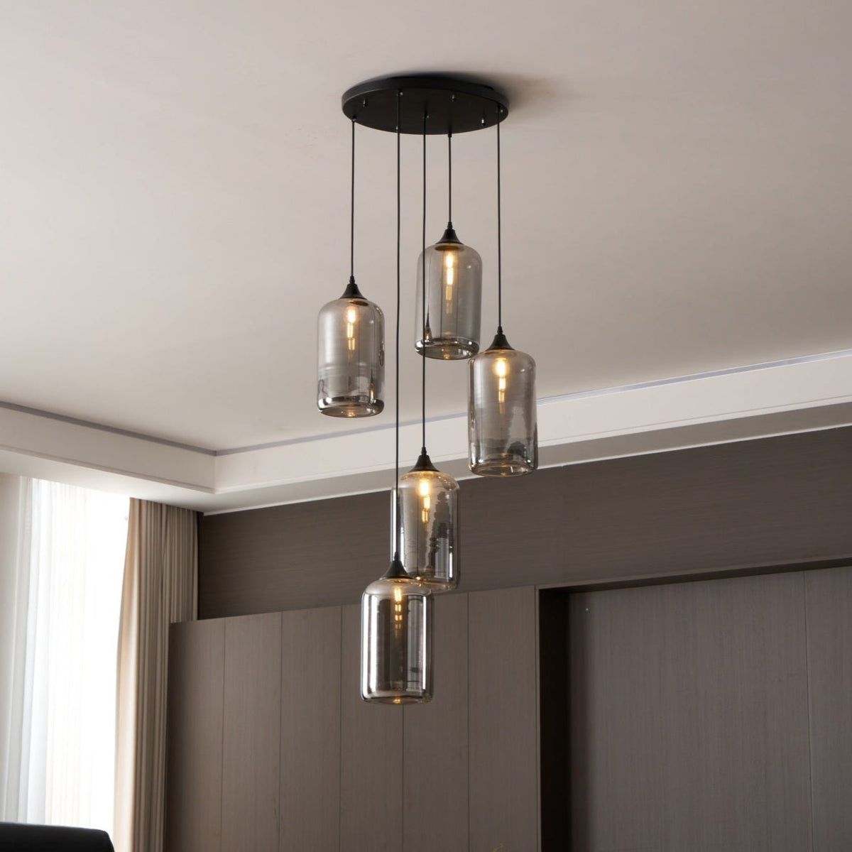 Tevely hanglamp met industriële stijl en glazen kap