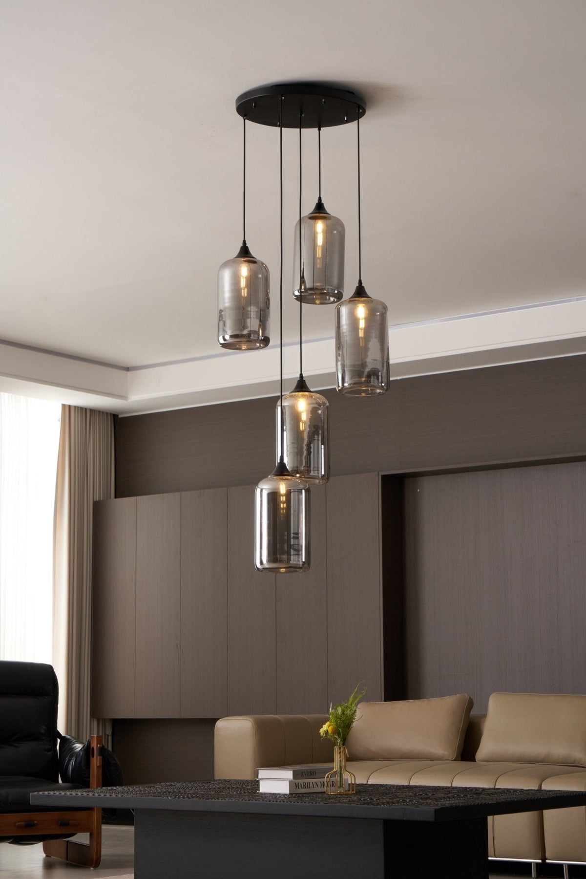 Tevely hanglamp met industriële stijl en glazen kap