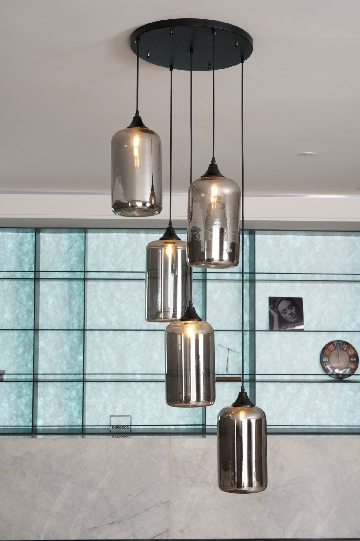 Tevely hanglamp met industriële stijl en glazen kap