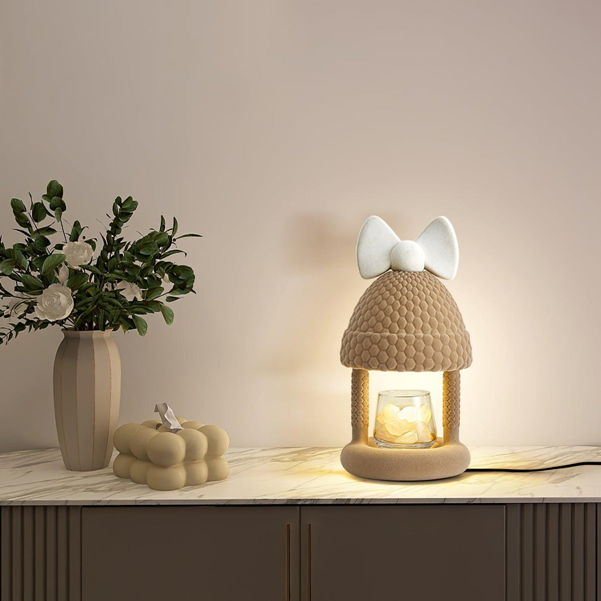 Zarinil speelse tafellamp met flocking-hars