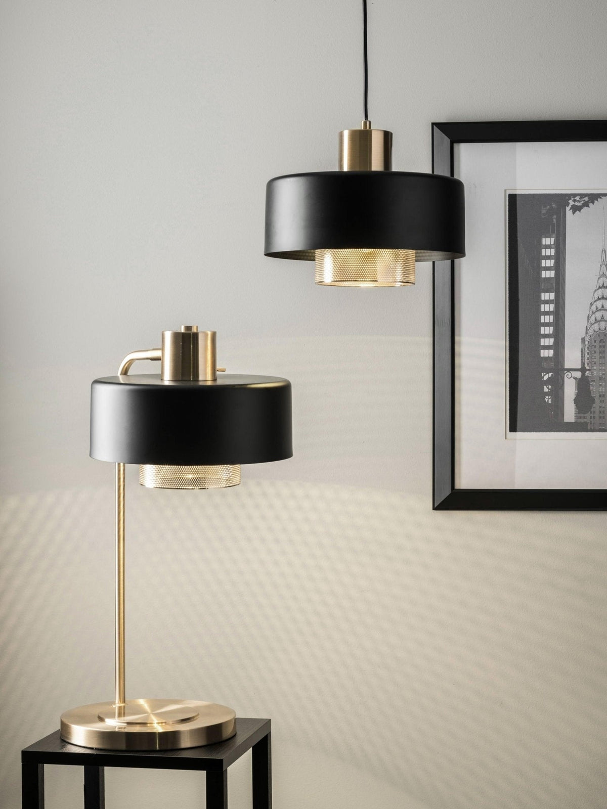 Contemporaire eigentijdse tafellamp in brons
