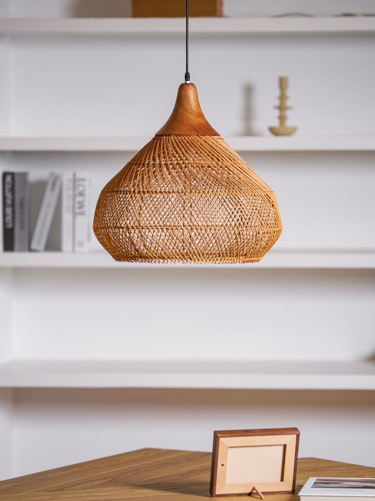 Solavn hanglamp van rotan en hout