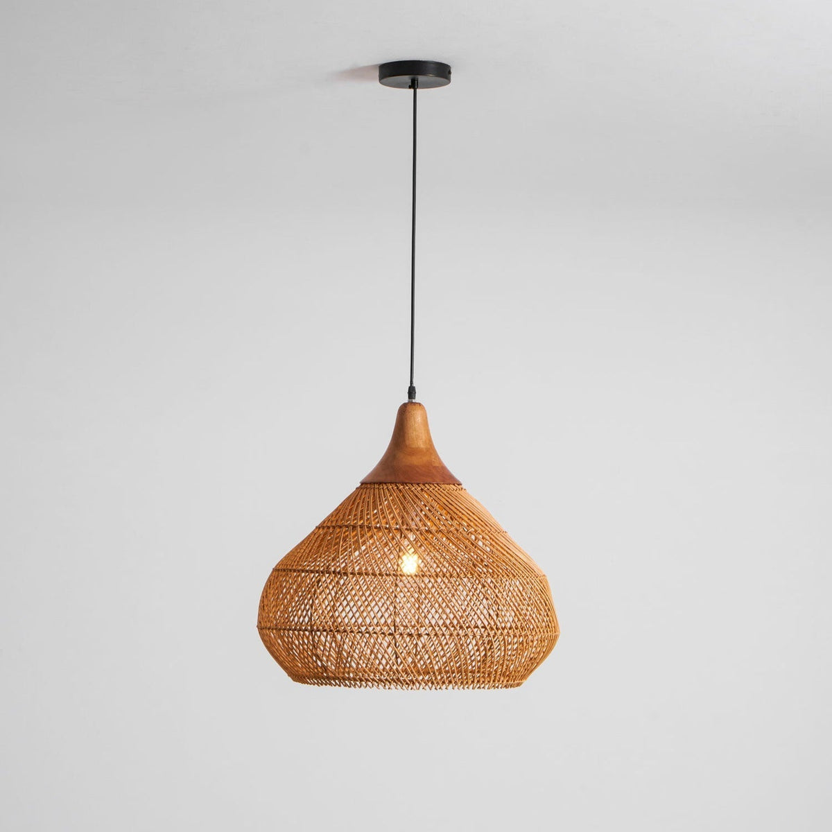 Solavn hanglamp van rotan en hout