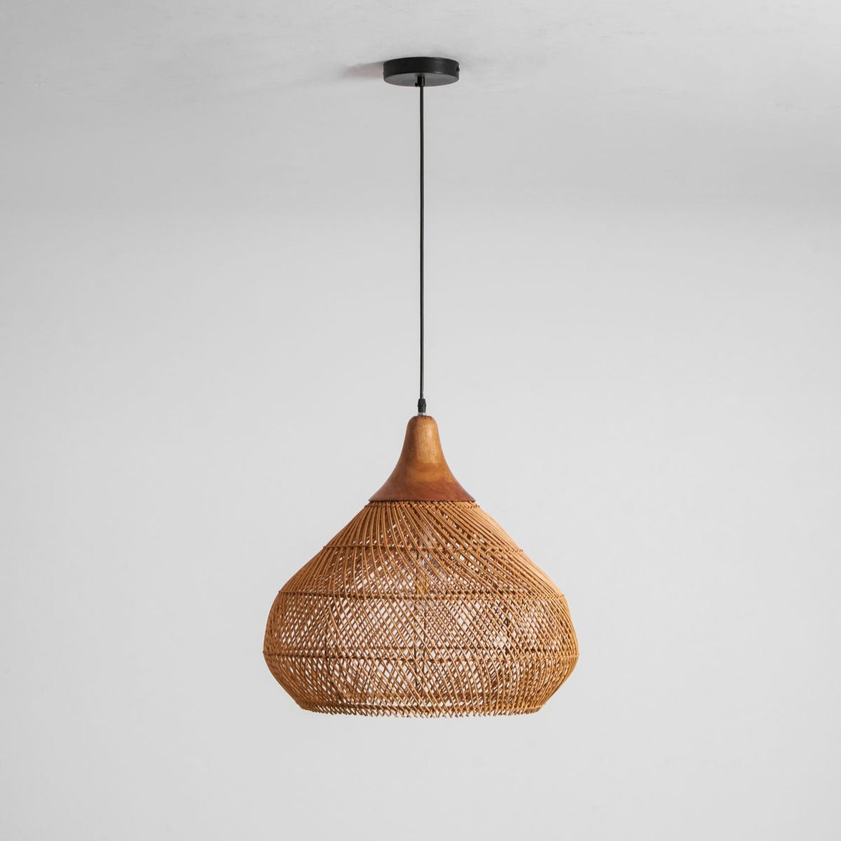Solavn hanglamp van rotan en hout