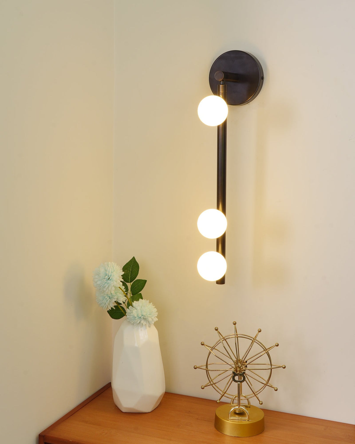 Pamela Tube met stekker messing glas wandlamp