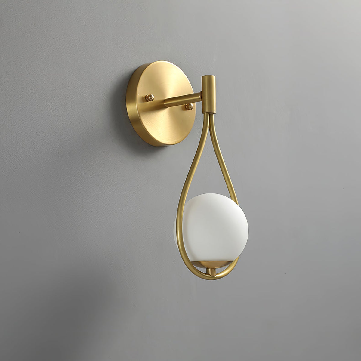Eiralaya Moderne wandlamp van messing met glas in minimalistisch design