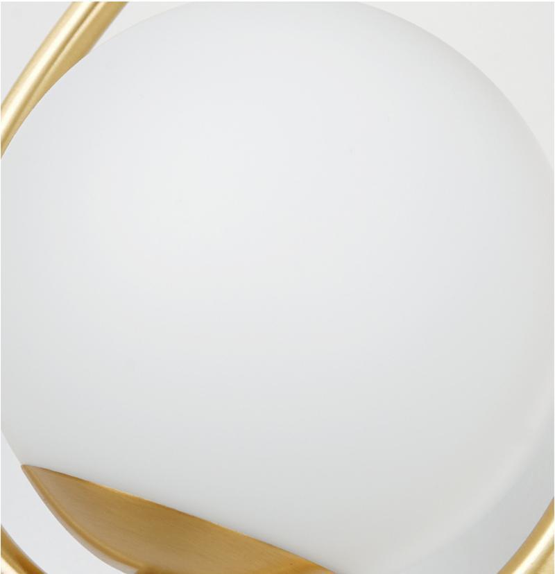 Eiralaya Moderne wandlamp van messing met glas in minimalistisch design