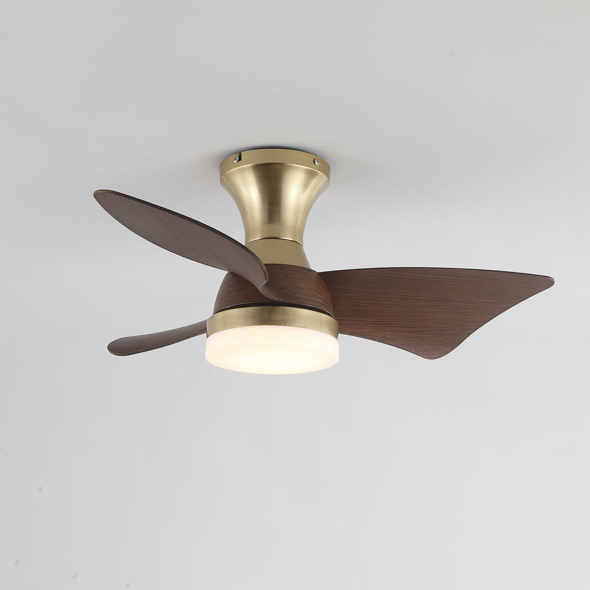 Aureon Moderne plafondventilator met verlichting van walnoothout