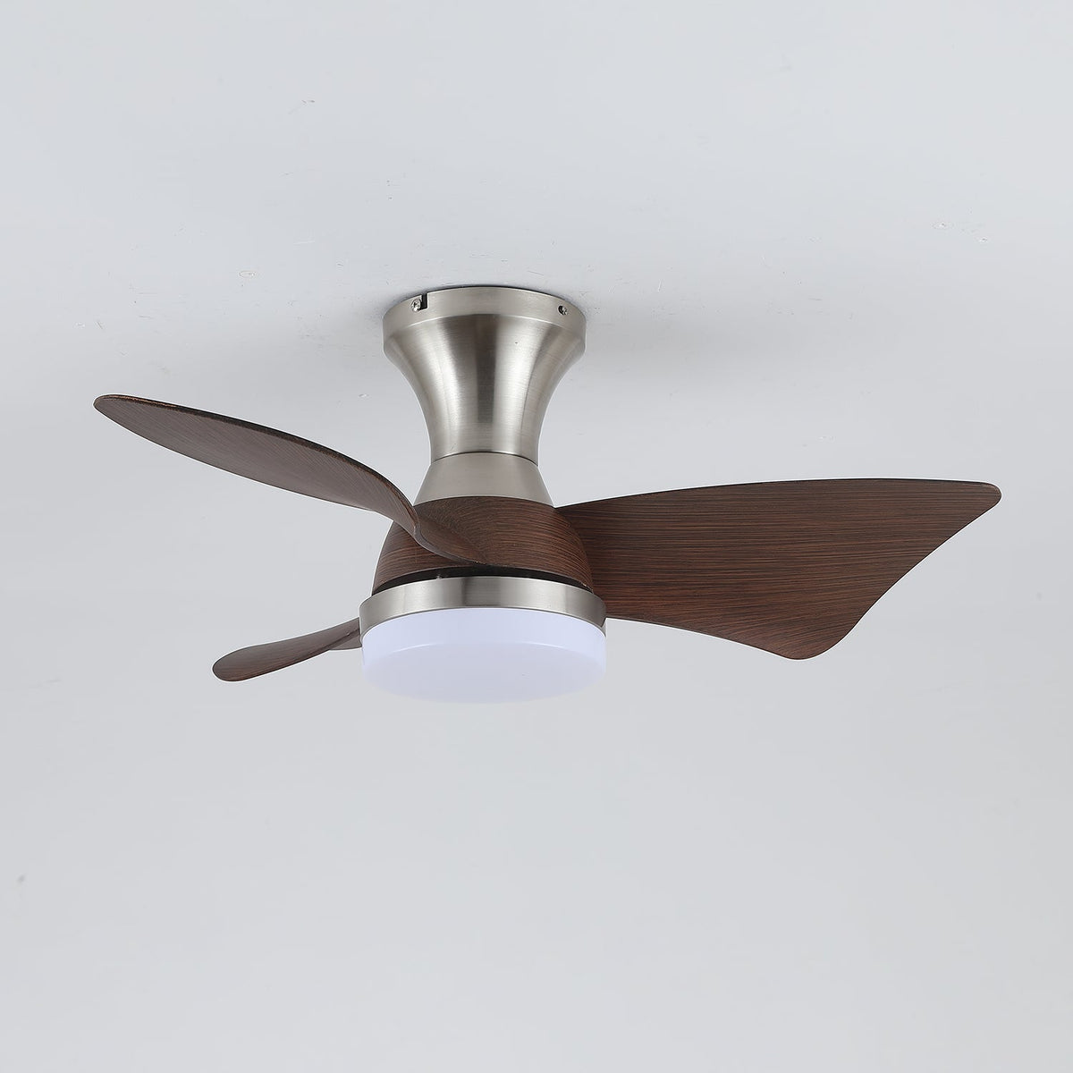 Aureon Moderne plafondventilator met verlichting van walnoothout