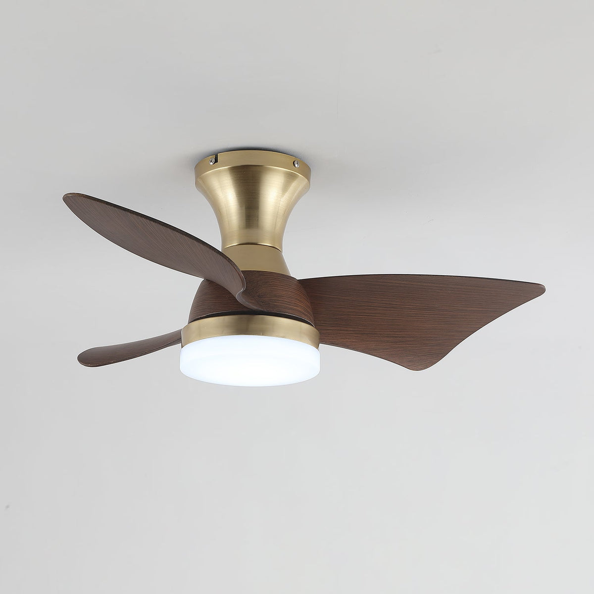 Aureon Moderne plafondventilator met verlichting van walnoothout
