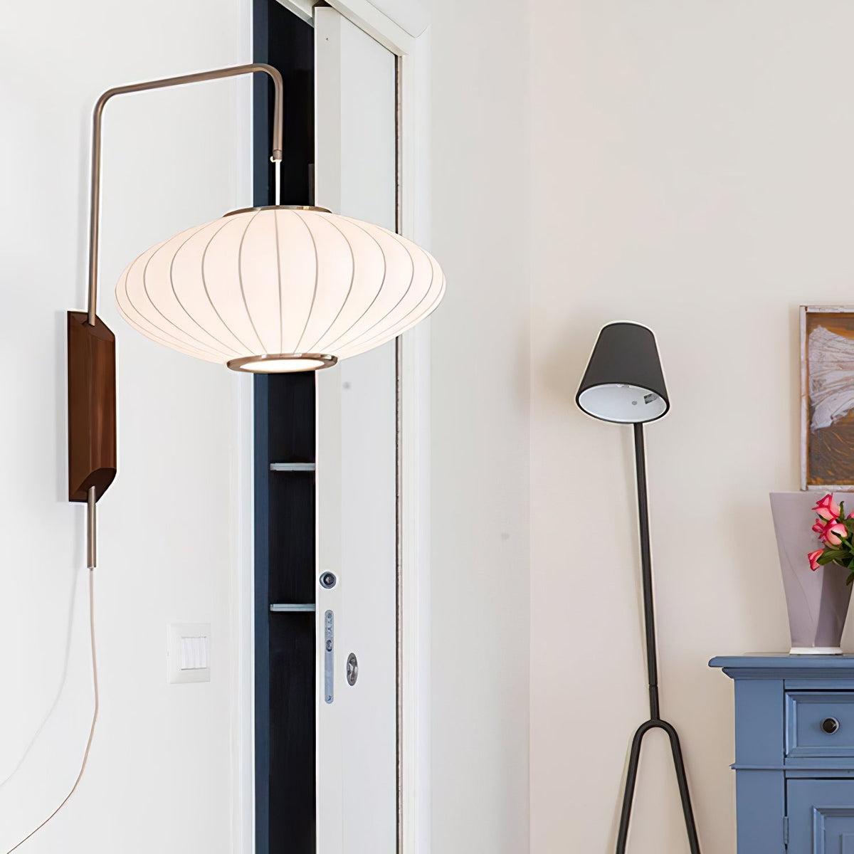 Aldinira wandlamp walnoot bal