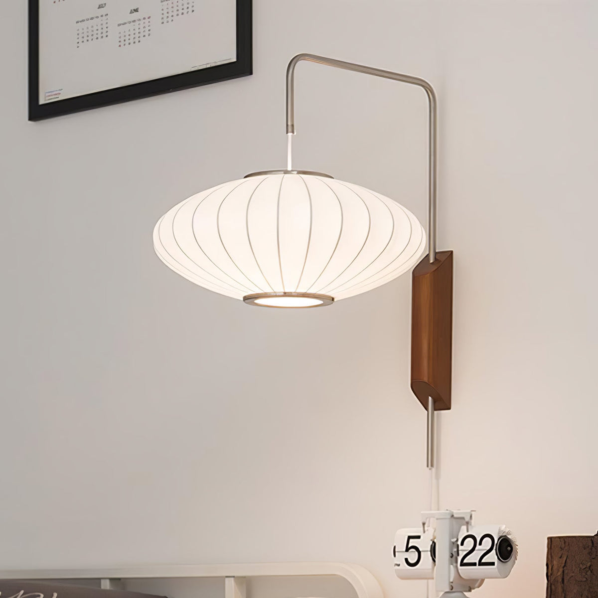 Aldinira wandlamp walnoot bal